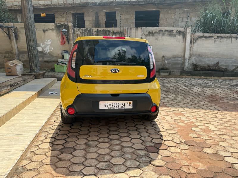 Kia Soul + 4dr Wagon (2.0L 4cyl 6A) 2014 Yellow photo 3
