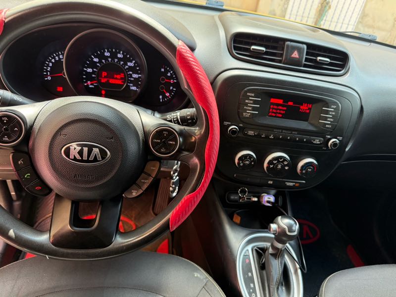 Kia Soul + 4dr Wagon (2.0L 4cyl 6A) 2014 Yellow photo 4