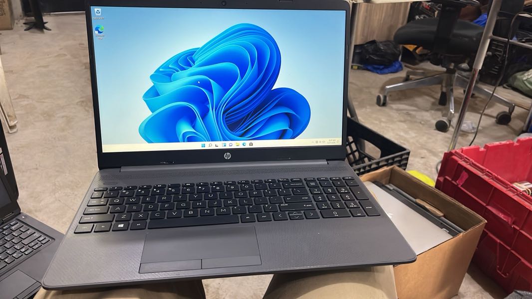 Laptop HP 15s 256GBHDD 8GBRAM photo 5
