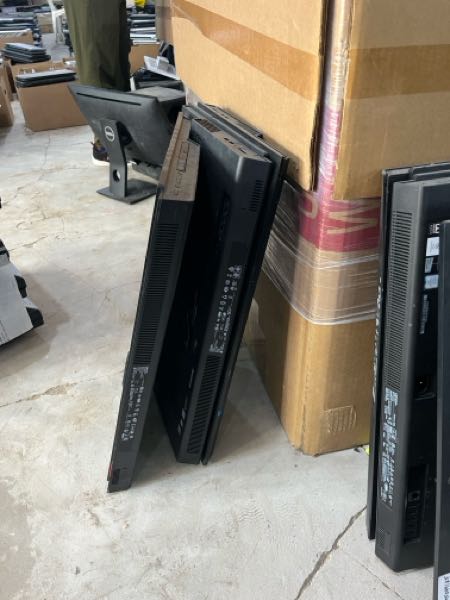 Monitors, Keyboards, Mice and Projector for Sale at Affordab photo 8