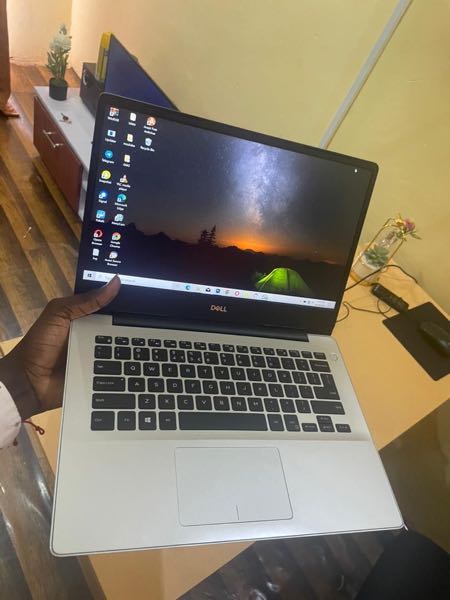 Brand New Laptop Dell Inspiron 15 5000 256GBHDD 8GBRAM
