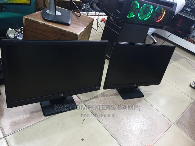 20 Inch Hp Monitor With Dvi , and Vga Connector