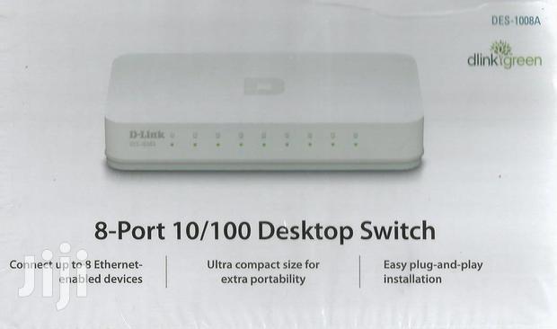D-Link 10/100 Des-1008c 8 Port Ethernet Desktop Switch · Photo 4