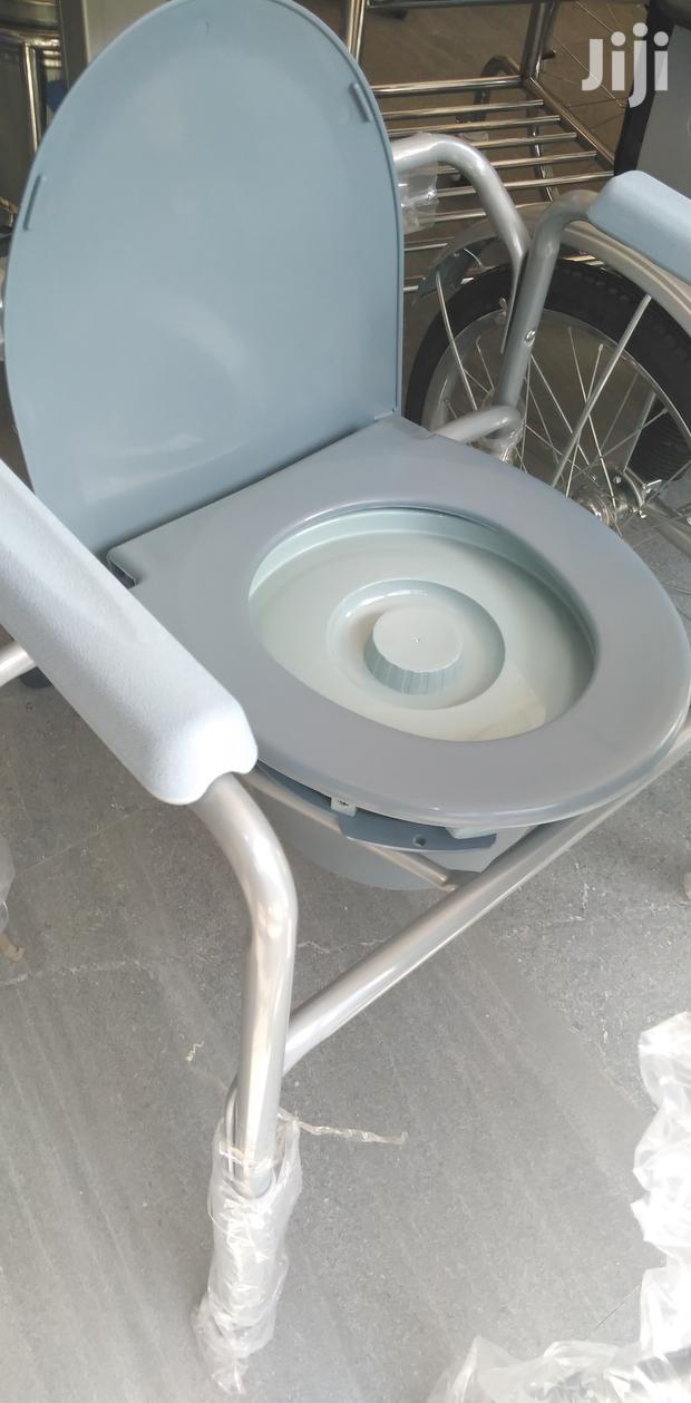 Commode Seat · Photo 2