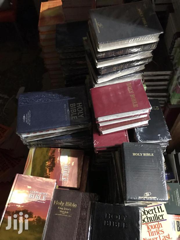 Assorted Bibles · Photo 1