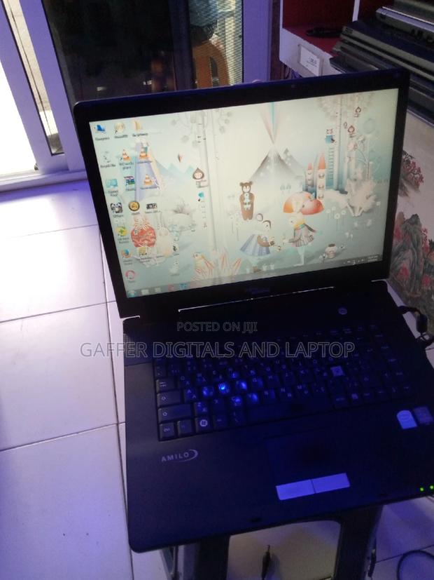 Laptop Fujitsu Amilo Pi3560 2GB Intel Core 2 Duo HDD 128GB · Photo 1