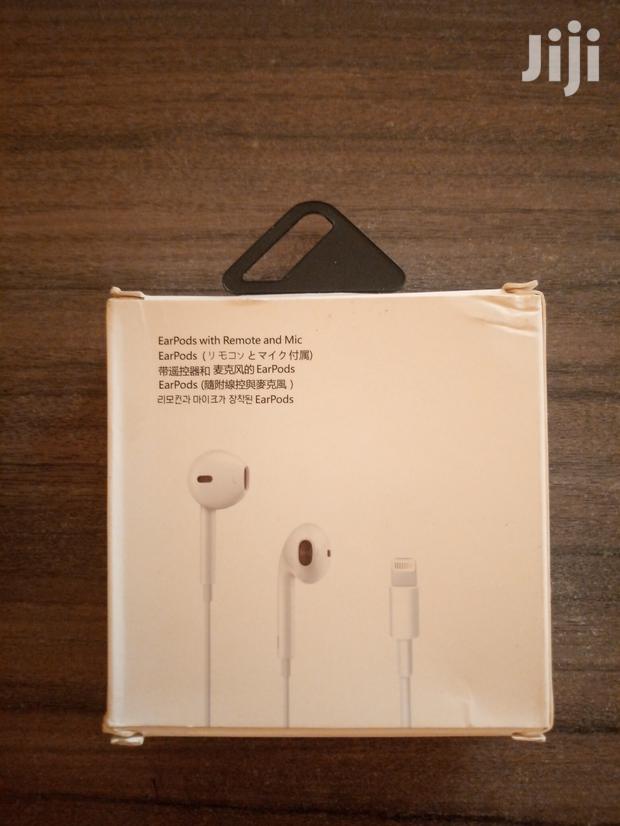 iPhone 11 Pro Earphone · Photo 3