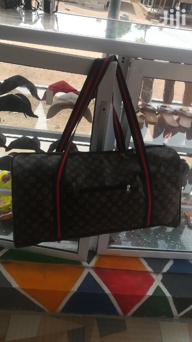 Quality Duffel Traveling Bag · Photo 3