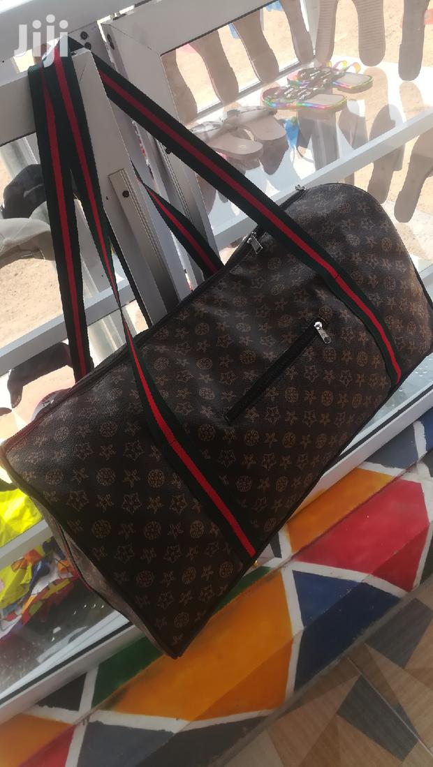 Quality Duffel Traveling Bag · Photo 4