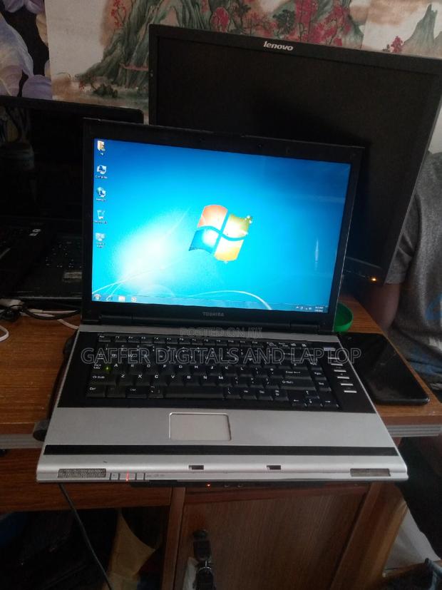 Laptop Toshiba dynaEdge DC-100 4GB Intel Core 2 Duo HDD 320GB · Photo 4