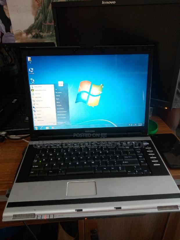 Laptop Toshiba dynaEdge DC-100 4GB Intel Core 2 Duo HDD 320GB · Photo 3