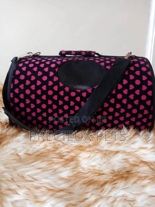 Black and Pink Mobile Bag for Cats and Dogs · Photo 2