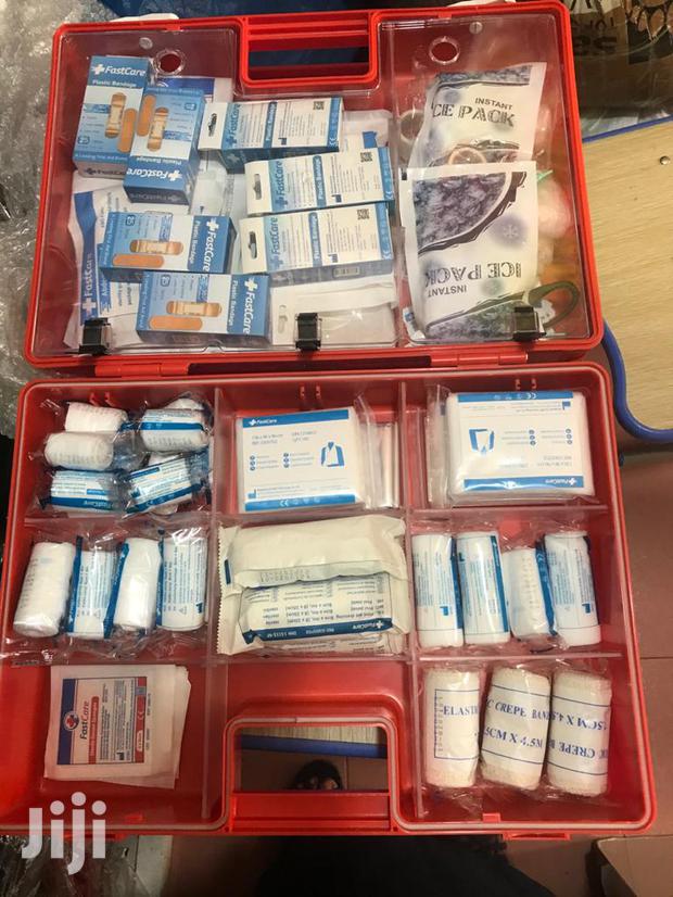 100 Persons Use First Aid Box · Photo 2
