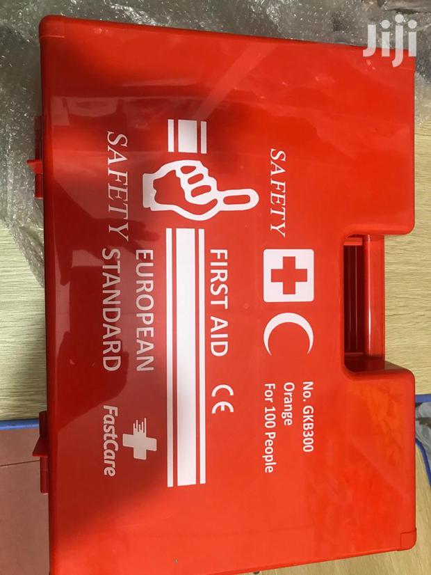 100 Persons Use First Aid Box · Photo 3
