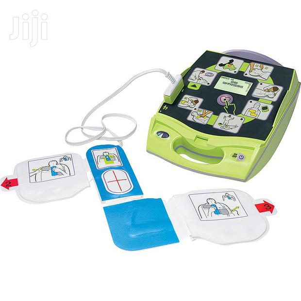 Zoll AED Plus Defibrillator · Photo 2
