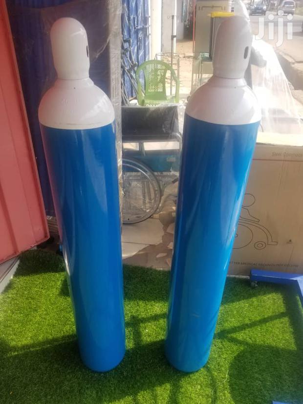 Oxygen Cylinder · Photo 2