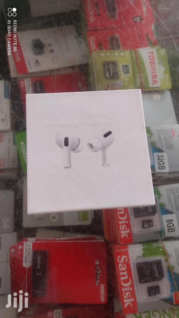 Bluetooth Wireless Earbuds · Photo 3