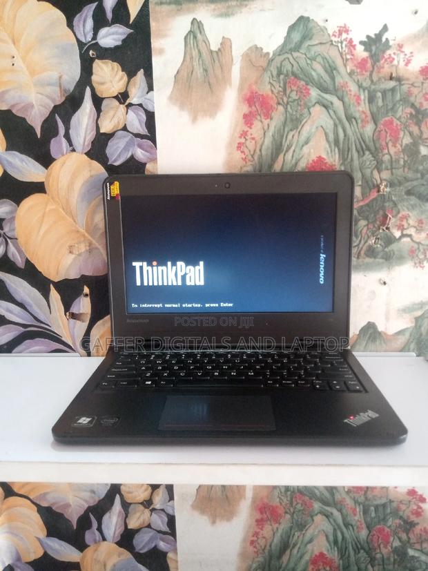 Laptop Lenovo ThinkPad 11e 4GB Intel Celeron HDD 350GB · Photo 1
