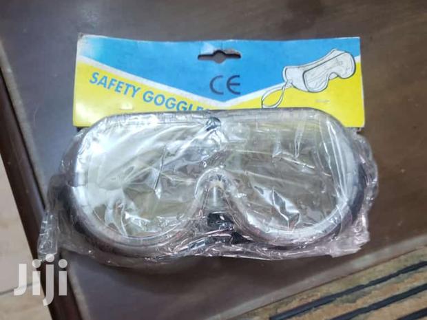 Safety Goggles · Photo 2