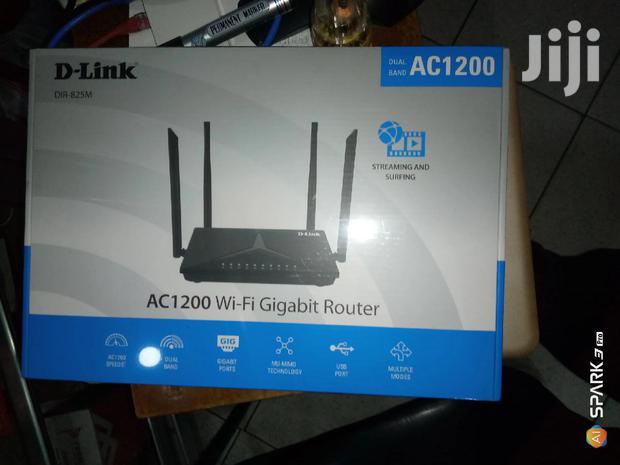 D-Link Dir-M825 Ac1200 Wi-Fi Gigabit Router Streaming · Photo 4