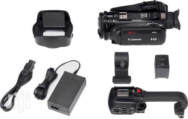 Canon XA11 3.09MP Full HD Camcorder (Black) · Photo 2