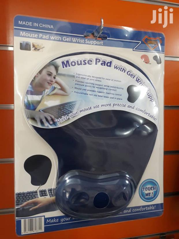 Mouse Pad With Gel Wrist Support
