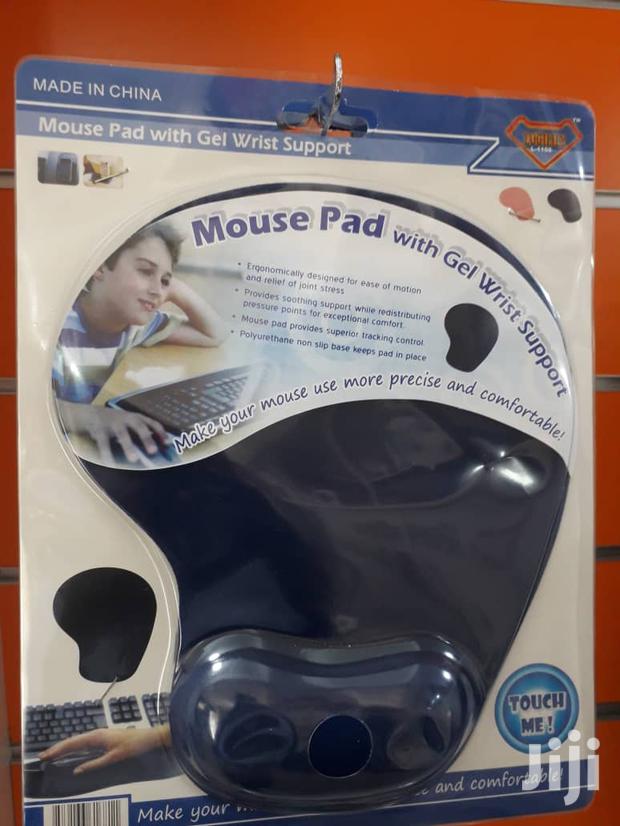 Mouse Pad With Gel Wrist Support · Photo 2