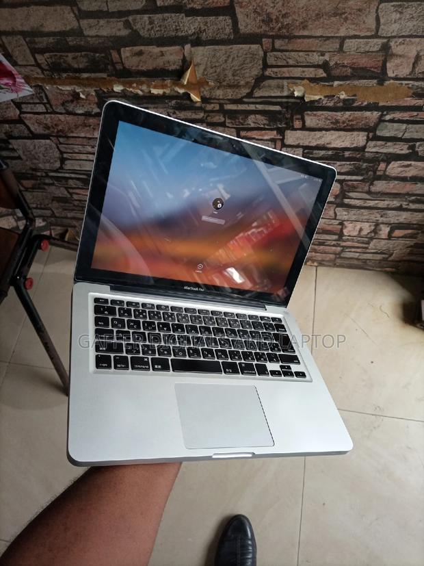 New Laptop Apple MacBook 2012 4GB Intel Core I5 HDD 500GB · Photo 2