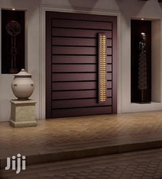 Pivot Doors (Wooden) · Photo 4