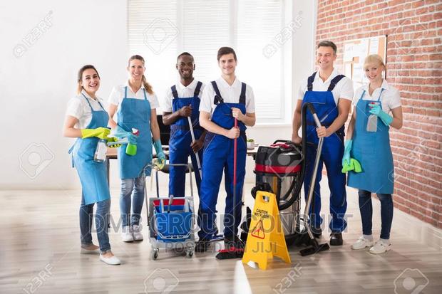 Door to Door Cleaners · Photo 4