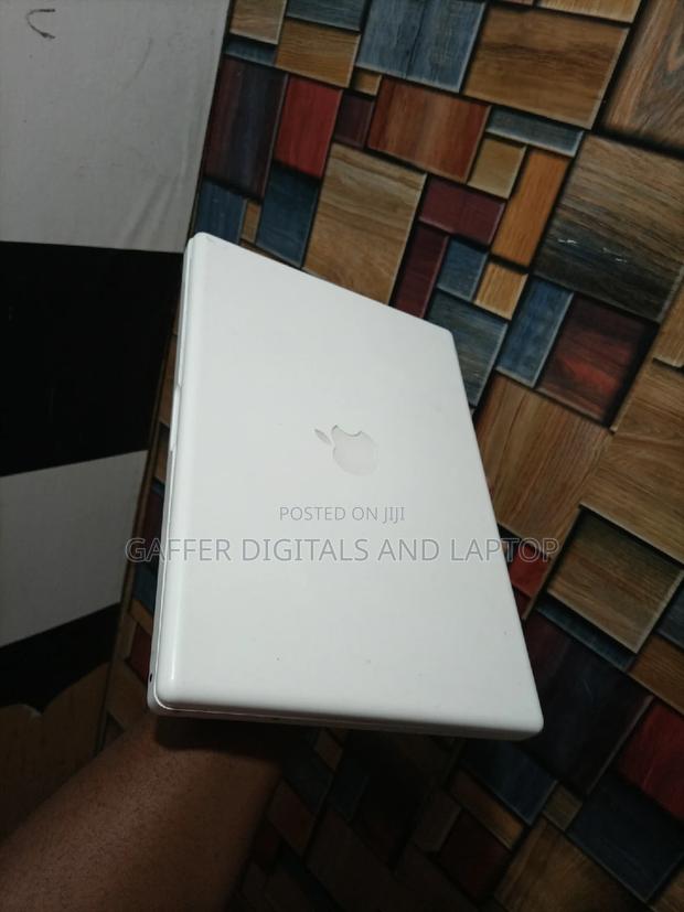 New Laptop Apple MacBook 2009 4GB Intel Core 2 Duo HDD 128GB · Photo 2