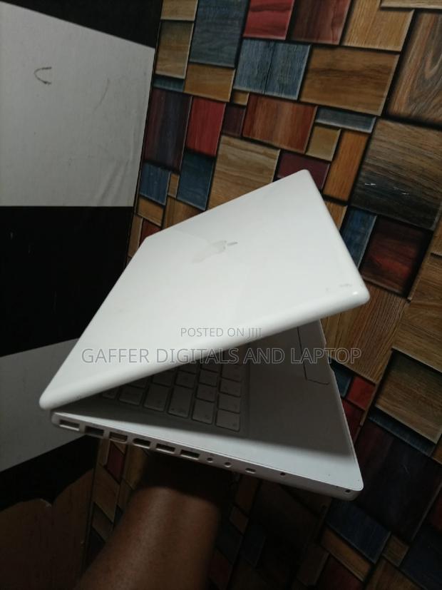 New Laptop Apple MacBook 2009 4GB Intel Core 2 Duo HDD 128GB · Photo 3