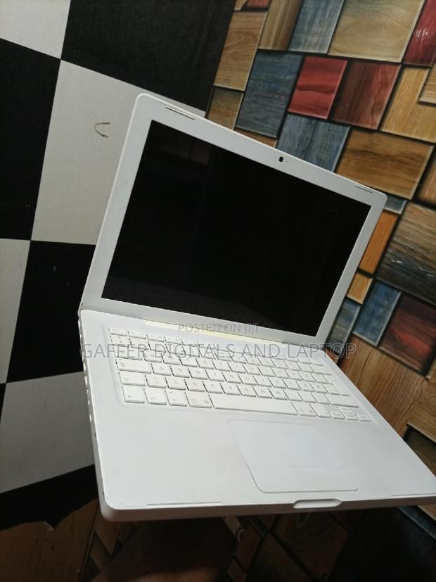 New Laptop Apple MacBook 2009 4GB Intel Core 2 Duo HDD 128GB · Photo 4