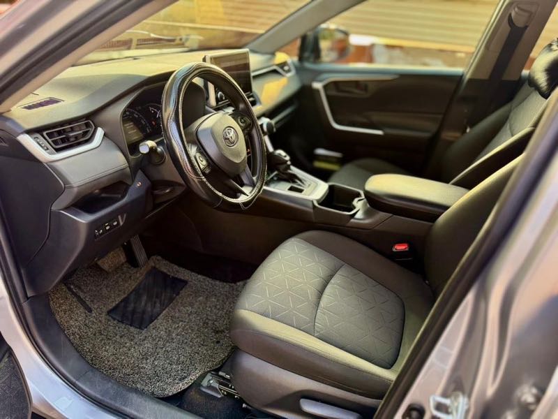 Toyota RAV4 LE AWD 2024 Gray