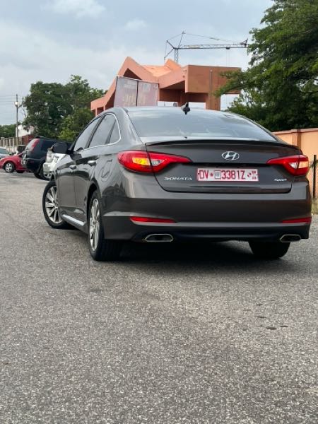 Hyundai Sonata Sport 2.0T Sedan FWD (2.0L 4cyl 6A) 2017 Brown