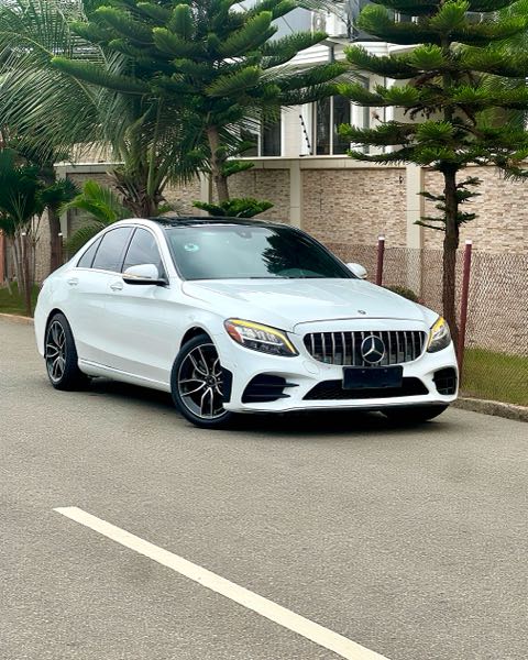 Mercedes-Benz C300 2020 White