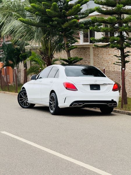 Mercedes-Benz C300 2020 White