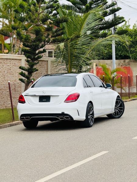 Mercedes-Benz C300 2020 White