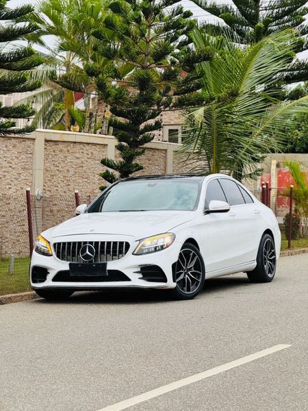 Mercedes-Benz C300 2020 White