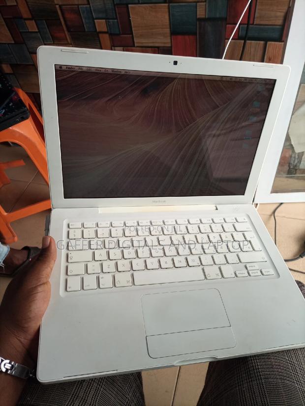 Laptop Apple MacBook 2011 4GB Intel Core 2 Duo HDD 128GB · Photo 3
