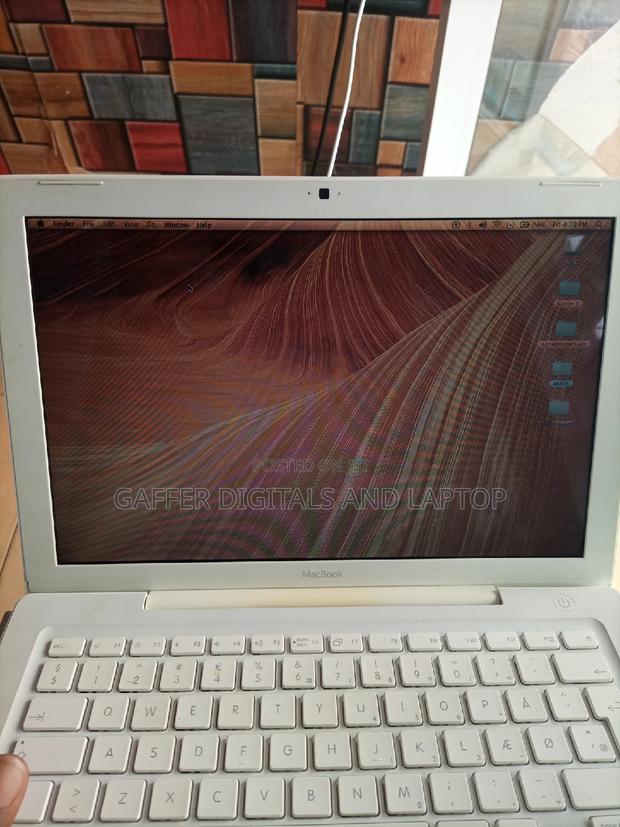 Laptop Apple MacBook 2011 4GB Intel Core 2 Duo HDD 128GB · Photo 2