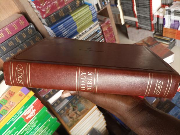Holy Bible NKJV Original Quality Leather · Photo 3