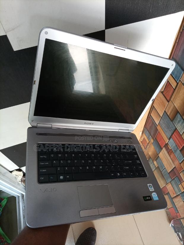 Laptop Sony VAIO Duo 13 SVD1321M2E 2GB Intel Core 2 Duo HDD 160GB · Photo 2