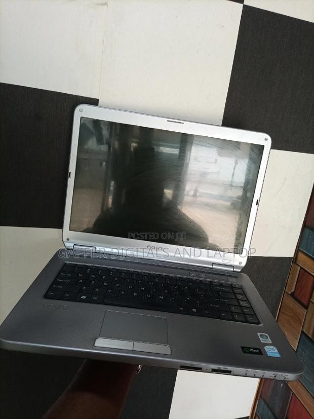 Laptop Sony VAIO Duo 13 SVD1321M2E 2GB Intel Core 2 Duo HDD 160GB · Photo 3