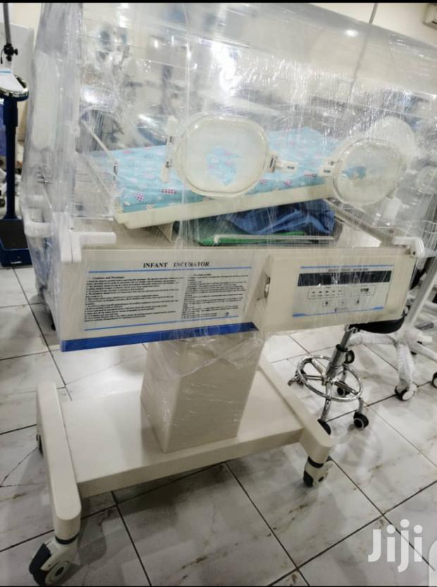 Infant Incubator · Photo 2