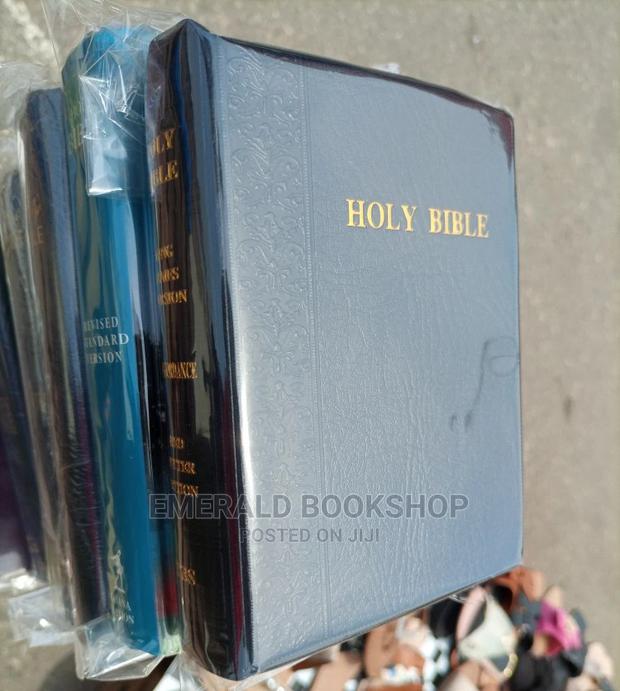 Holy Bible KJV Small Size Black · Photo 1
