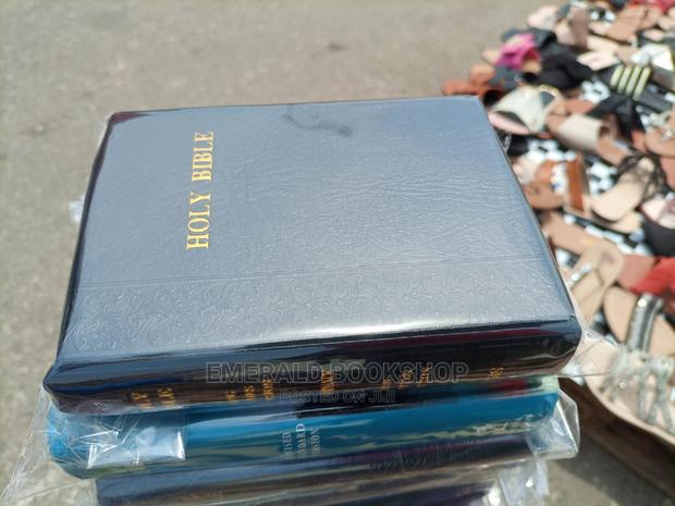 Holy Bible KJV Small Size Black · Photo 3