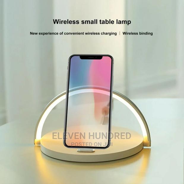 Wireless Charger Block Fast Charging With LED Table Lamptab · Photo 4