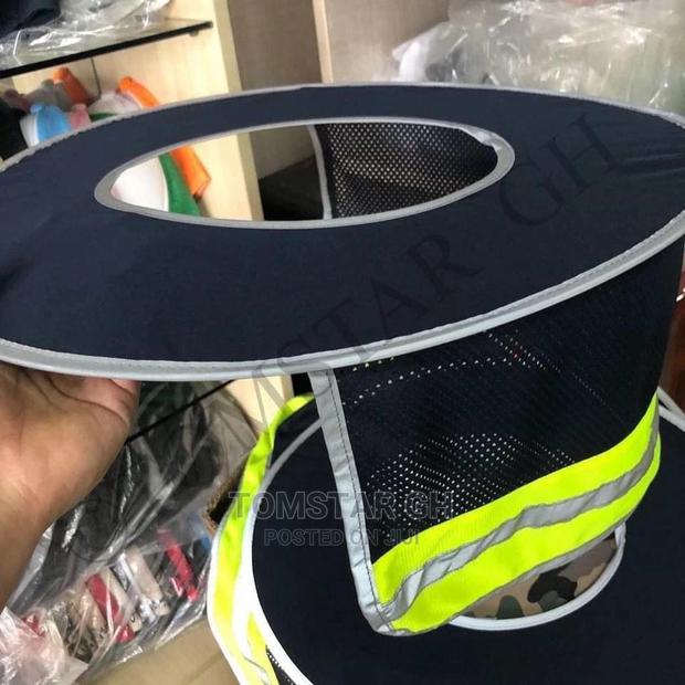 Hi Visibility Safety Sunshade · Photo 3