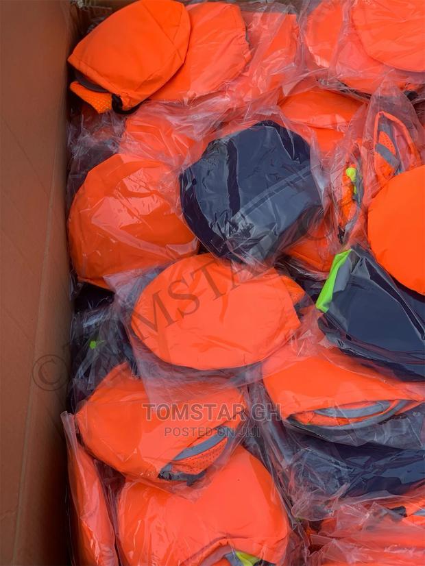 Hi Visibility Safety Sunshade · Photo 4